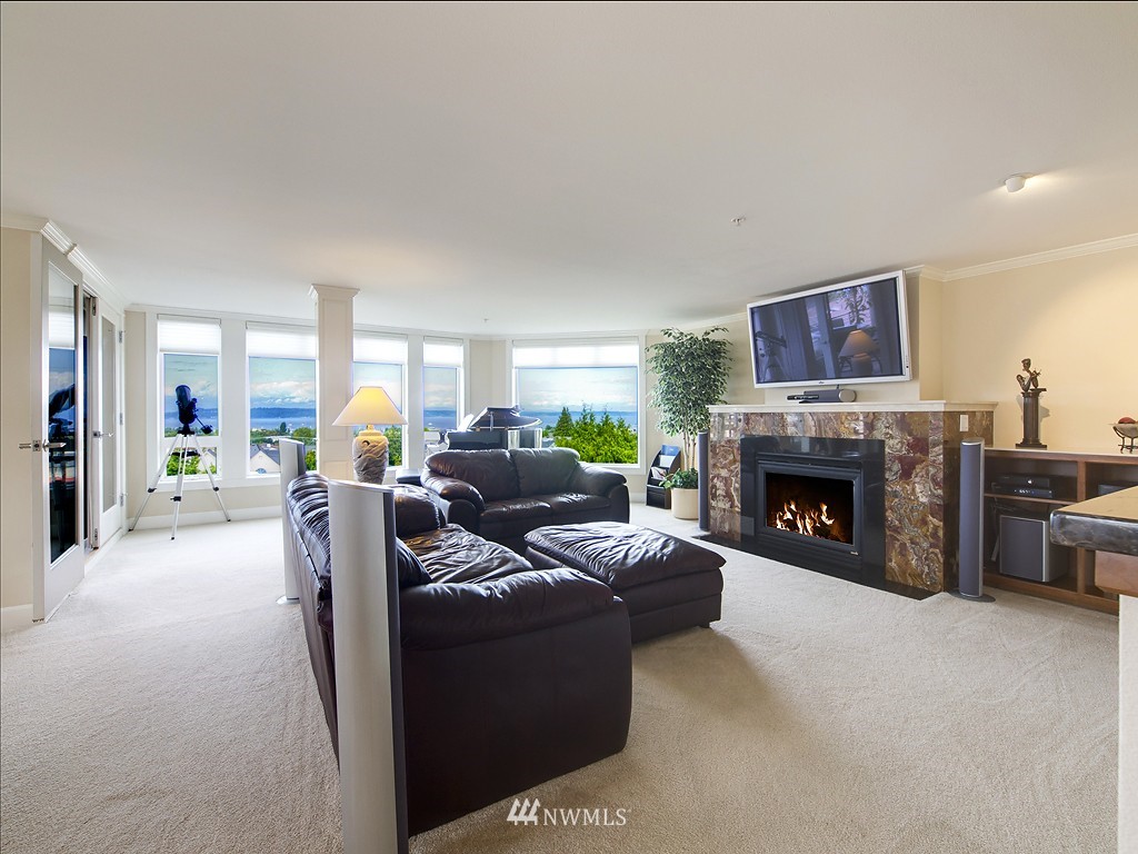 522 Alder Street, Unit 202 Edmonds, WA 98020 - Photo 3 of 15