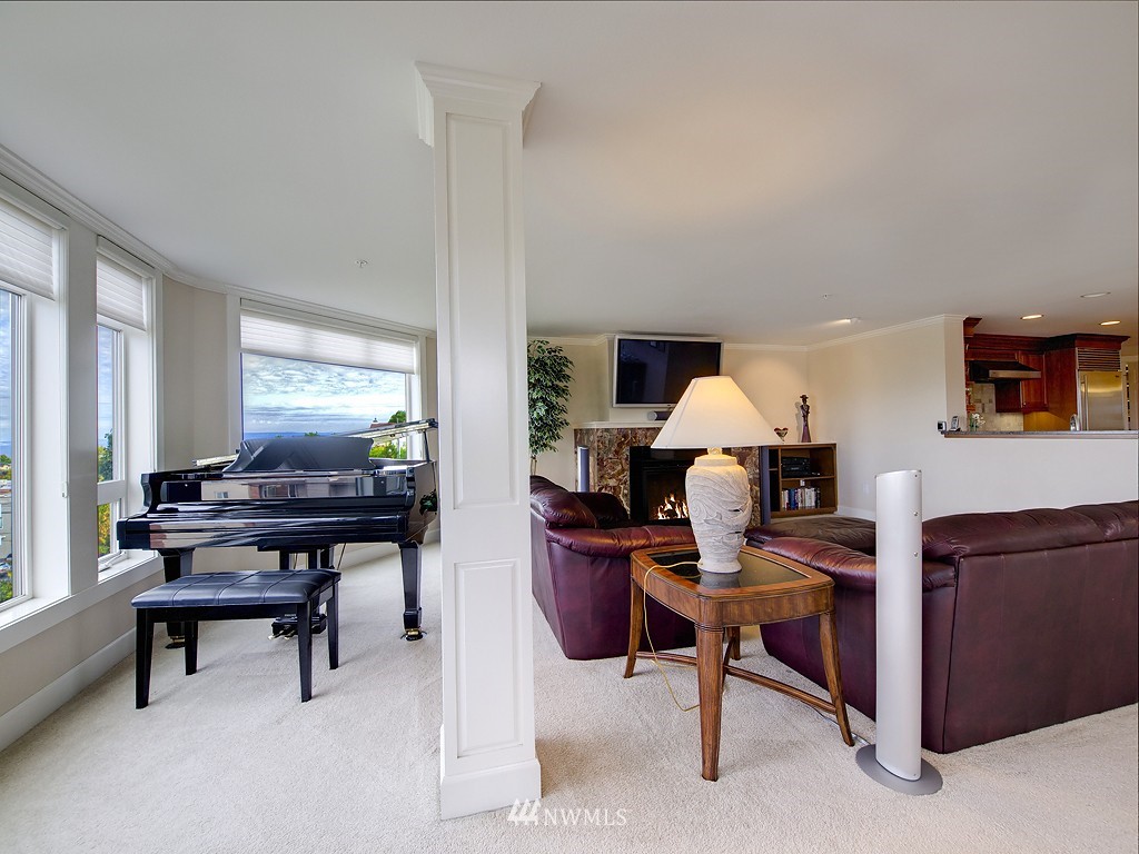 522 Alder Street, Unit 202 Edmonds, WA 98020 - Photo 4 of 15