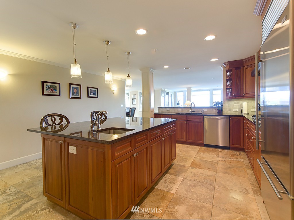 522 Alder Street, Unit 202 Edmonds, WA 98020 - Photo 7 of 15