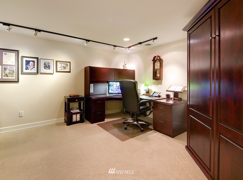 522 Alder Street, Unit 202 Edmonds, WA 98020 - Photo 9 of 15