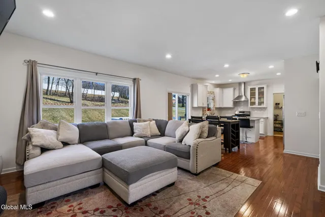 $3,600 | 2 Birch Court, North Greenbush, NY 12180