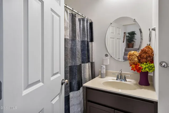 $3,600 | 2 Birch Court, North Greenbush, NY 12180