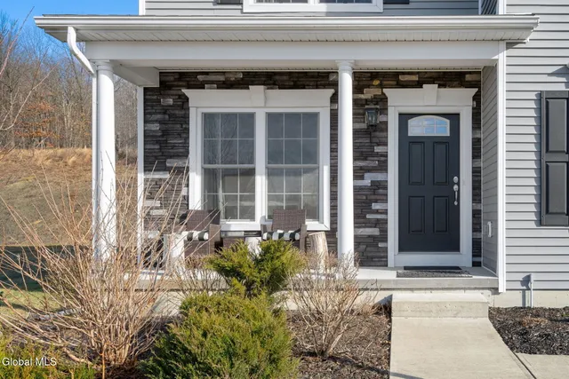 $3,600 | 2 Birch Court, North Greenbush, NY 12180