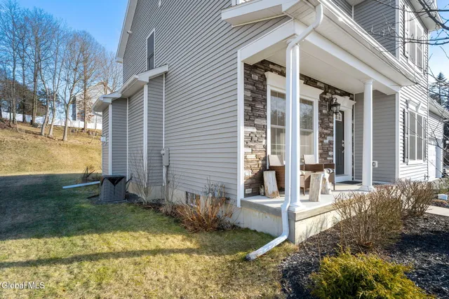 $3,600 | 2 Birch Court, North Greenbush, NY 12180