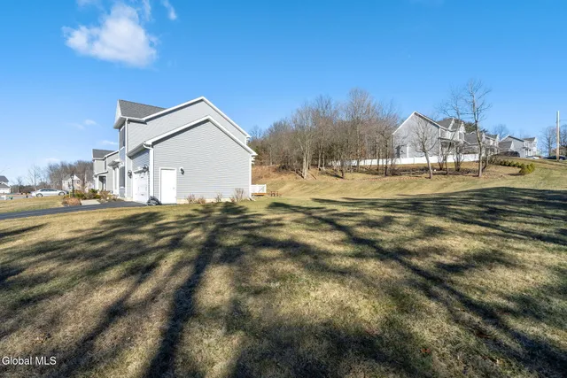 $3,600 | 2 Birch Court, North Greenbush, NY 12180