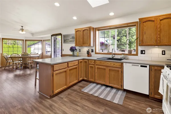 $845,000 | 1048 Edgewater Lane, Lynden, WA 98264