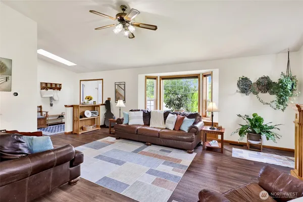 $845,000 | 1048 Edgewater Lane, Lynden, WA 98264