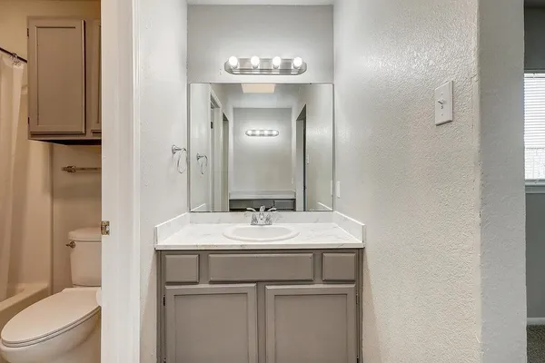 $1,895 | 929 St Timothy Street, Corpus Christi, TX 78418