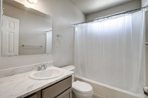 $1,895 | 929 St Timothy Street, Corpus Christi, TX 78418