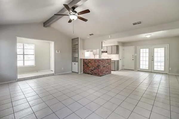 $1,895 | 929 St Timothy Street, Corpus Christi, TX 78418