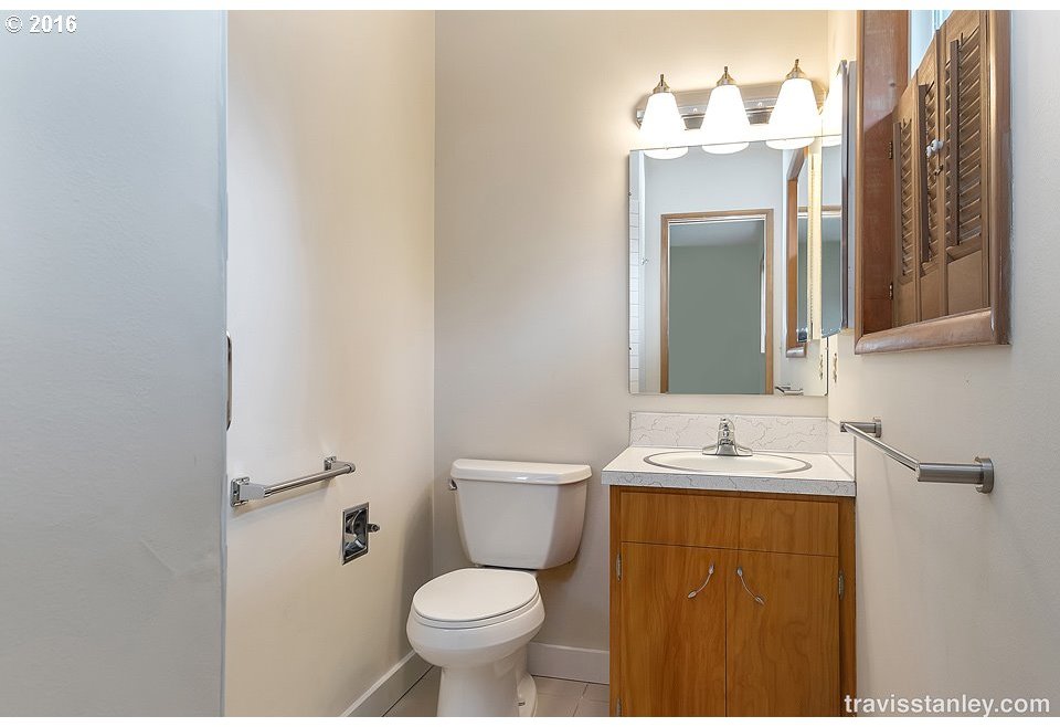 9384 Southwest Washington Street Portland, OR 97225 - Photo 11 of 23 Gallery Image 11