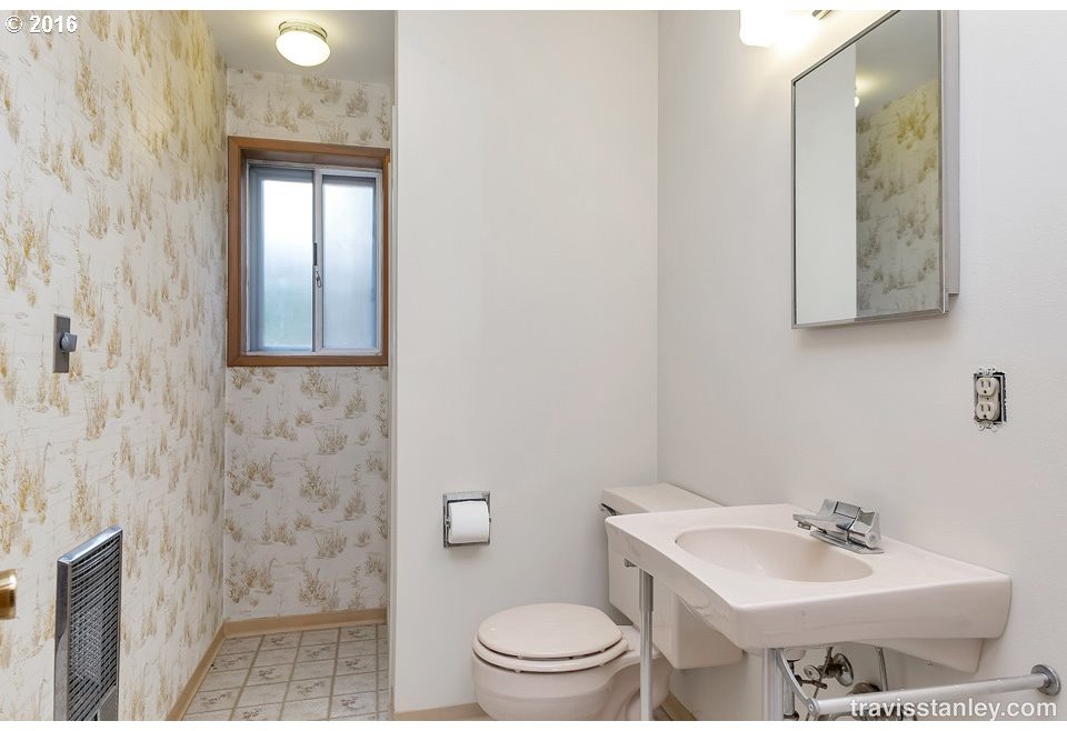 9384 Southwest Washington Street Portland, OR 97225 - Photo 16 of 23 Gallery Image 16