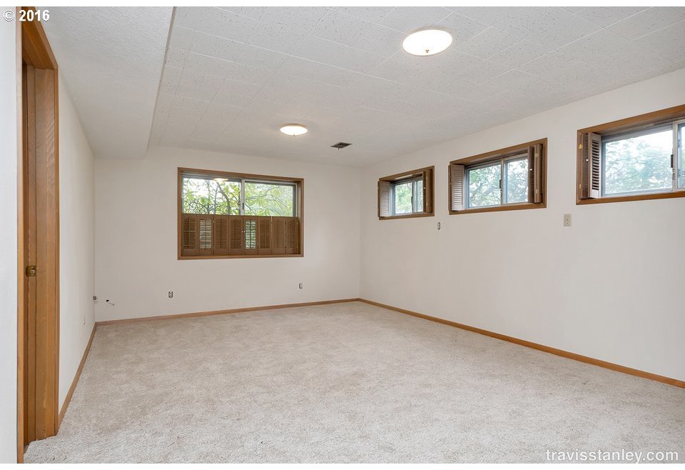 9384 Southwest Washington Street Portland, OR 97225 - Photo 18 of 23 Gallery Image 18