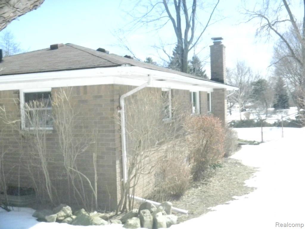 2272 Oklahoma Avenue Rochester, MI 48309 - Photo 39 of 39 DSCN4025.jpg
