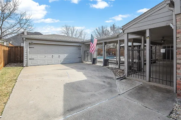 $485,000 | 2301 East Briargate Drive, Bryan, TX 77802