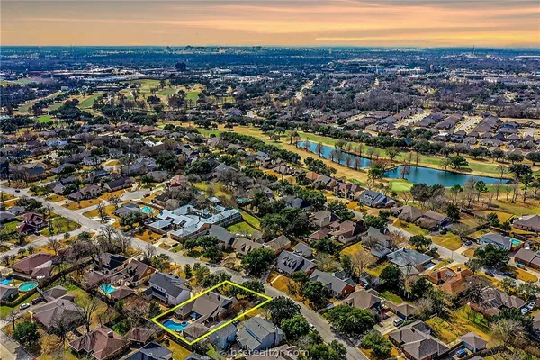 $485,000 | 2301 East Briargate Drive, Bryan, TX 77802