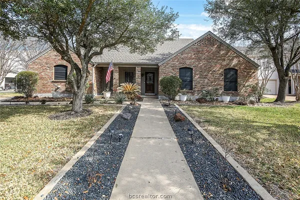 $485,000 | 2301 East Briargate Drive, Bryan, TX 77802