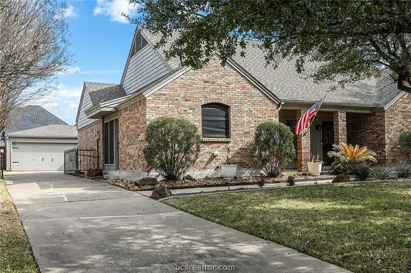 $485,000 | 2301 East Briargate Drive, Bryan, TX 77802