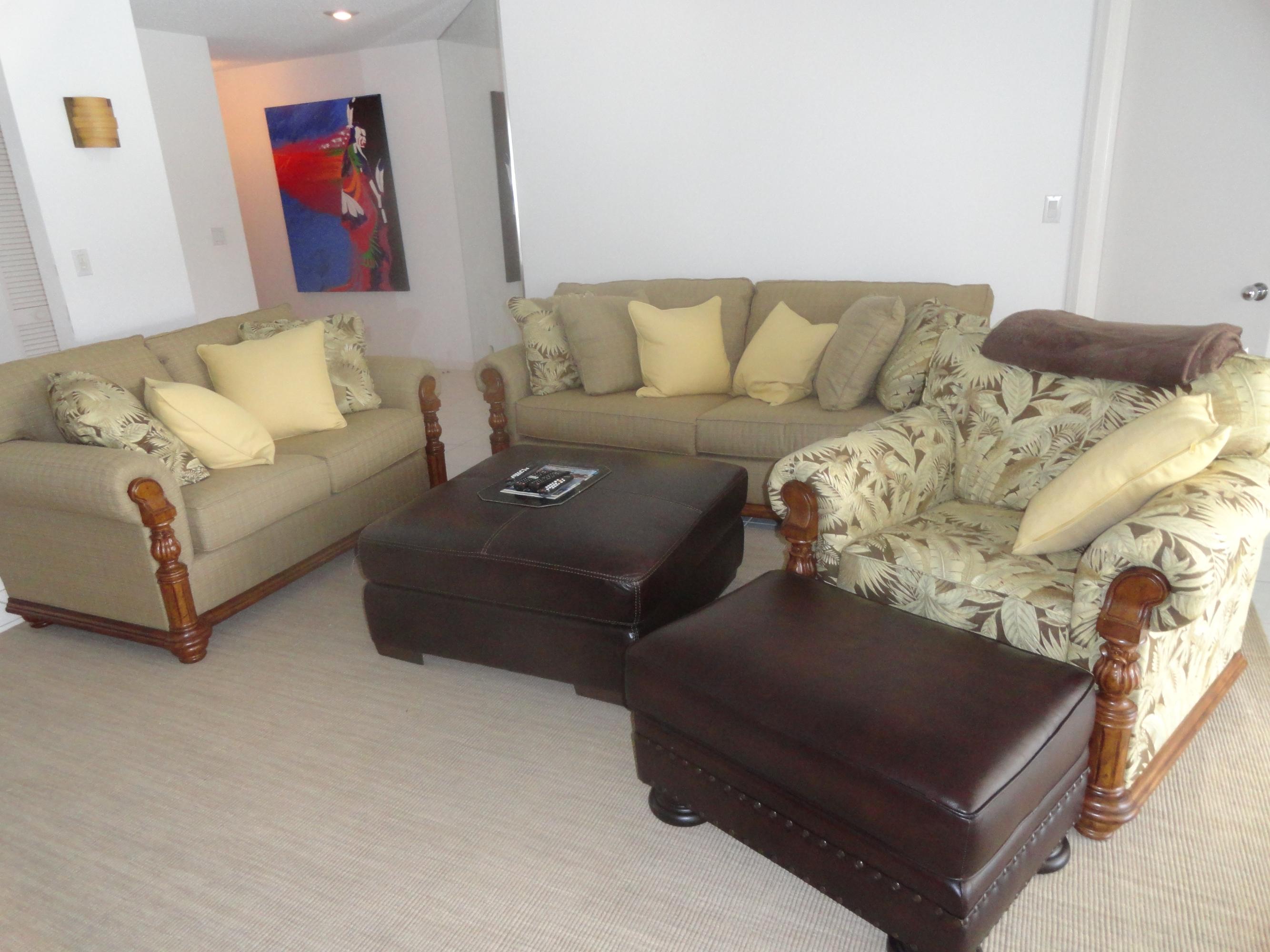 20442 Linksview Drive Boca Raton, FL 33434 - Photo 15 of 22 LIVING ROOM