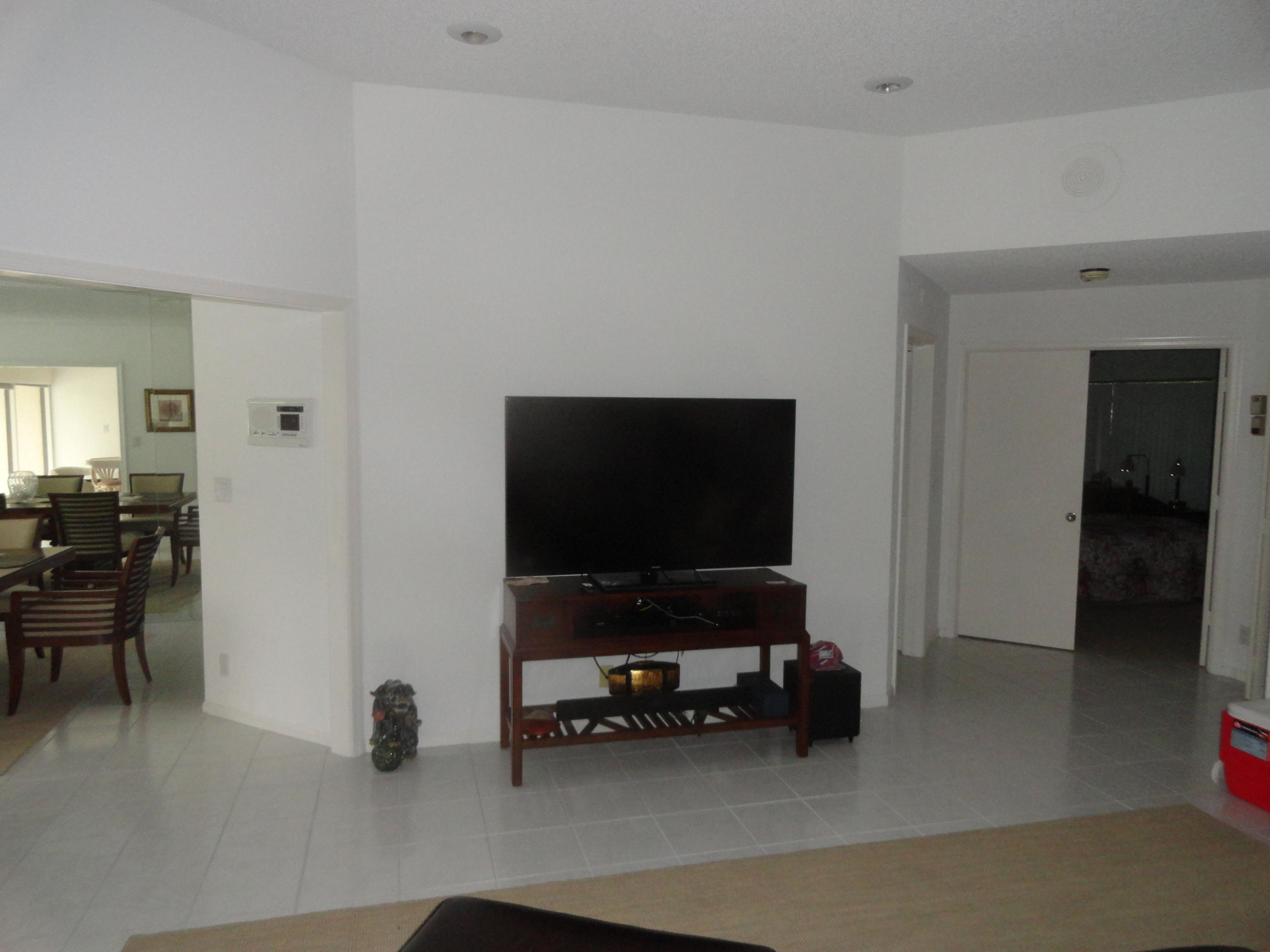 20442 Linksview Drive Boca Raton, FL 33434 - Photo 18 of 22 LIVING ROOM