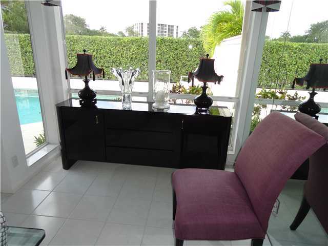 20442 Linksview Drive Boca Raton, FL 33434 - Photo 5 of 22 ENCLOSED PATIO