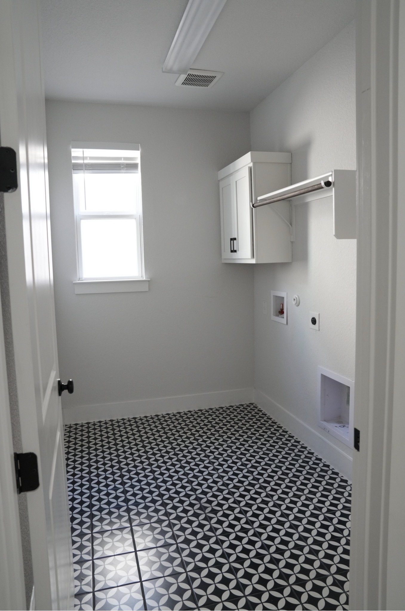 3812 Mercer Road Georgetown, TX 78628 - Photo 12 of 33 Laundry area featuring cabinet space, hookup for a gas dryer, electric dryer hookup, and hookup for a washing machine