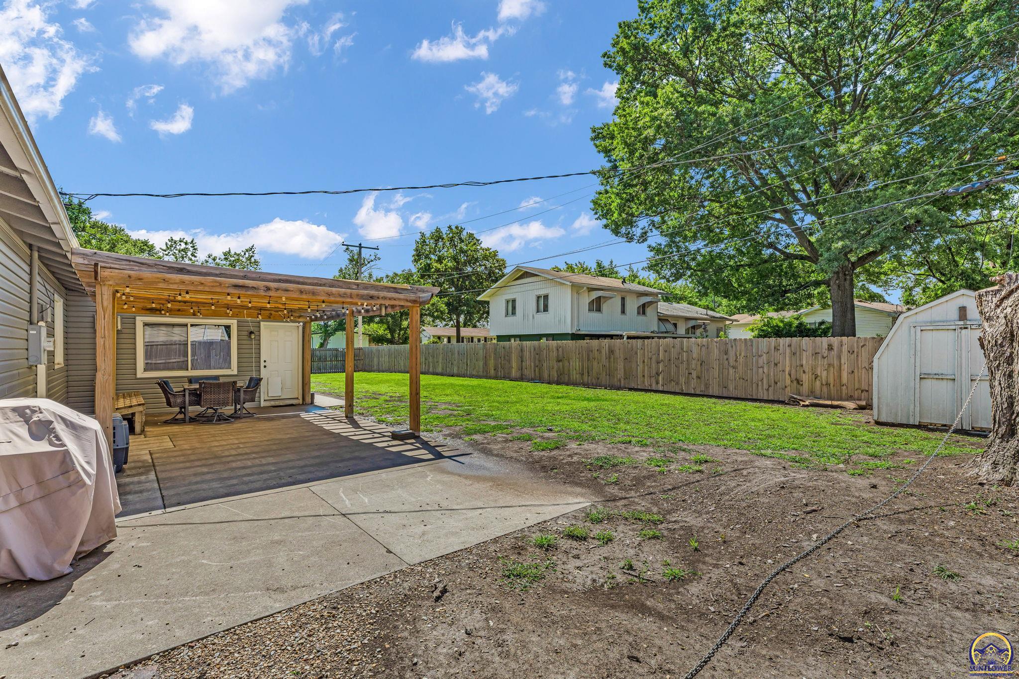 5501 Southwest 19th Street Topeka, KS 66604 - Photo 8 of 39