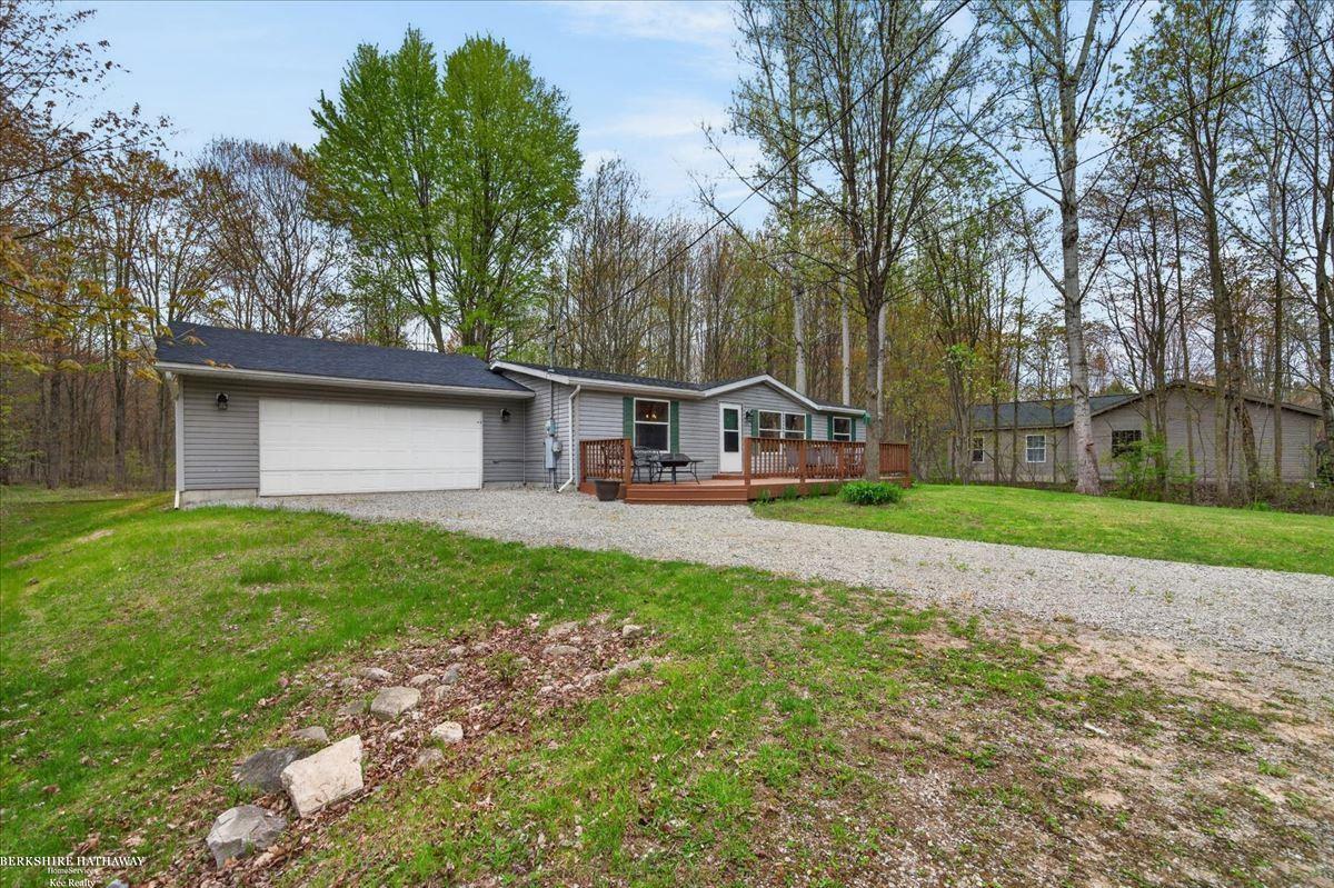 4808 North Water Road Sanford, MI 48657 - Photo 10 of 36