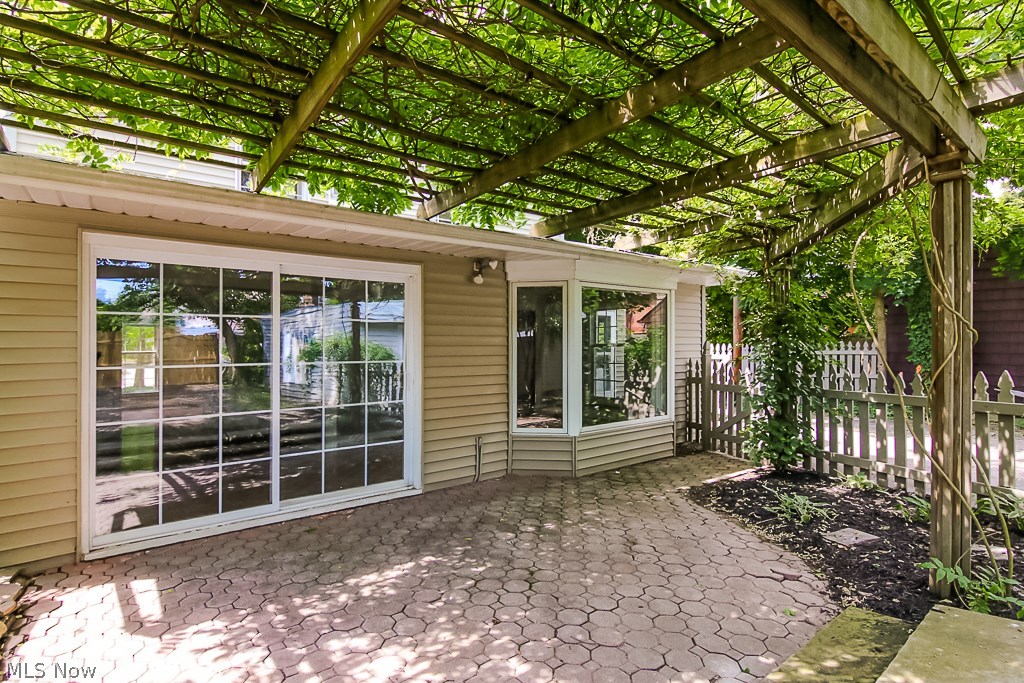 16809 Holbrook Road Cleveland, OH 44120 - Photo 3 of 34