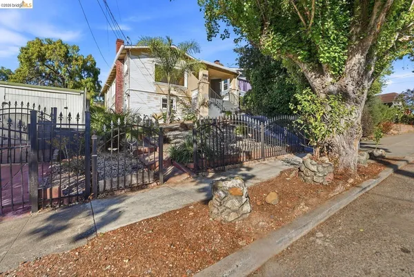 $589,000 | 5320 El Camile Avenue, Oakland, CA 94619