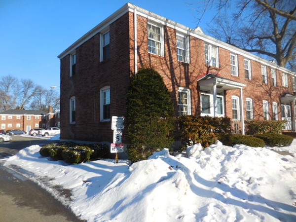 8 Colony Road, Unit 8 West Springfield, MA 01089 - Photo 3 of 18 Gallery Image 3
