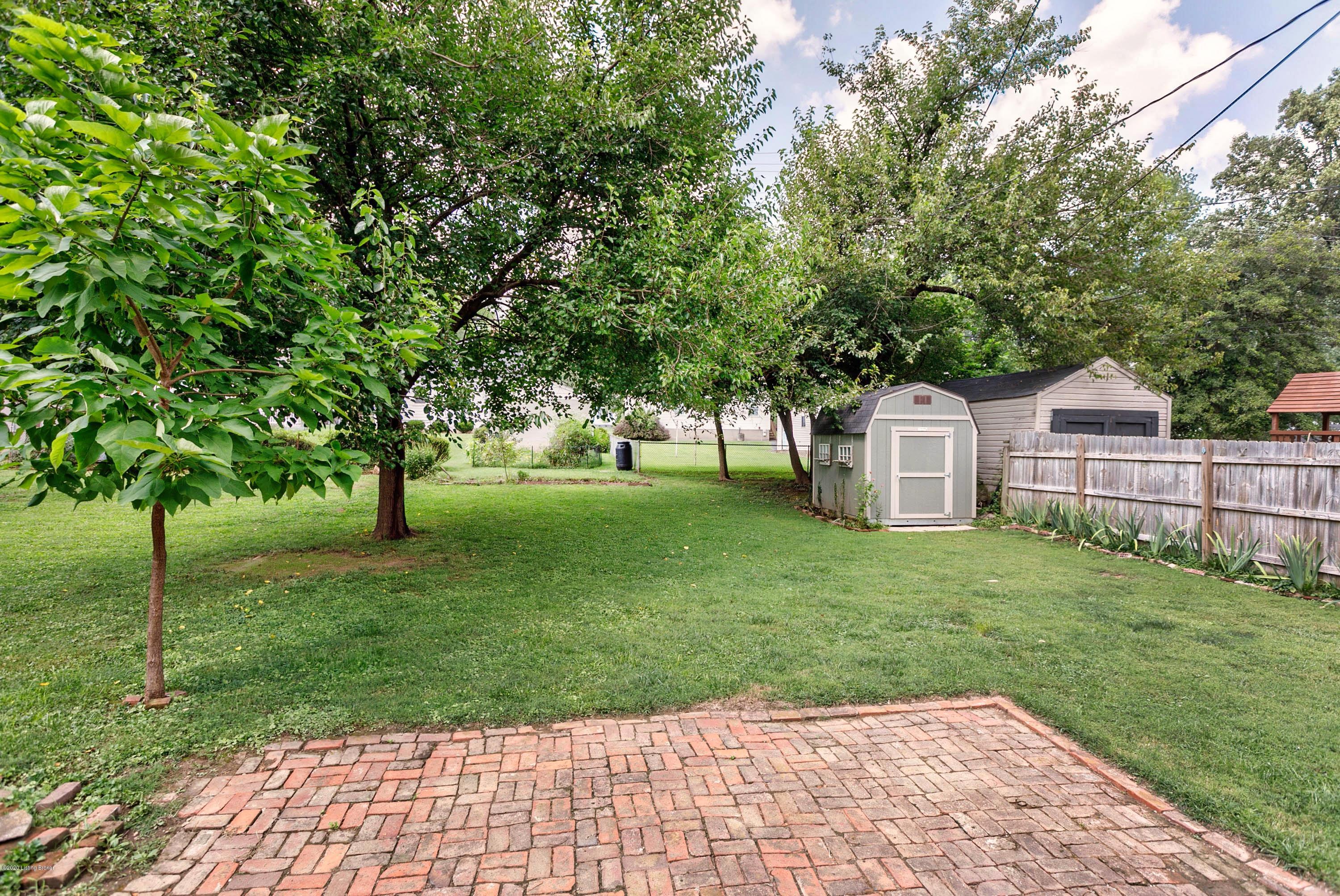 3911 Springhill Road Louisville, KY 40207 - Photo 26 of 36 C24CBB93-A29F-4B63-98C9-FE118CBE8023