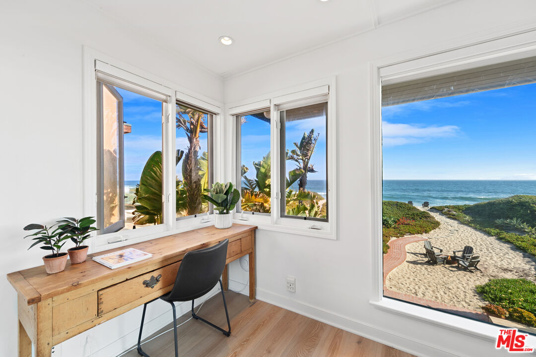 31008 Broad Beach Road Malibu, CA 90265 - Photo 34 of 41 a room with furniture and window