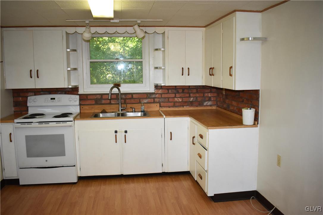 3975 Fireline Road Palmerton, PA 18071 - Photo 3 of 27 Gallery Image 3
