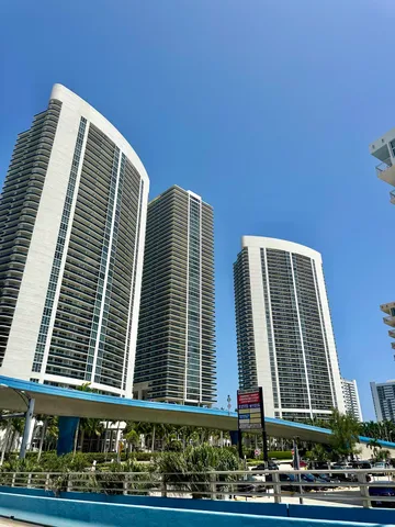 $1,700 | 330 Southeast 2nd Street, Unit 501G, Hallandale Beach, FL 33009