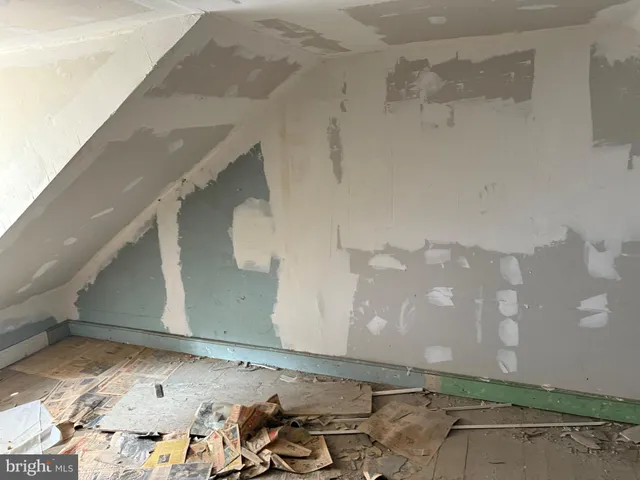 a view of walk in closet