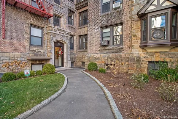 $2,395 | 254 Martine Avenue, Unit 6A, White Plains, NY 10601