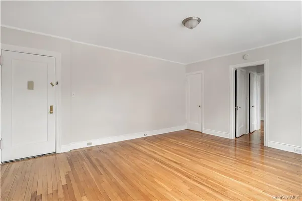 $2,395 | 254 Martine Avenue, Unit 6A, White Plains, NY 10601