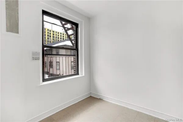 $2,395 | 254 Martine Avenue, Unit 6A, White Plains, NY 10601
