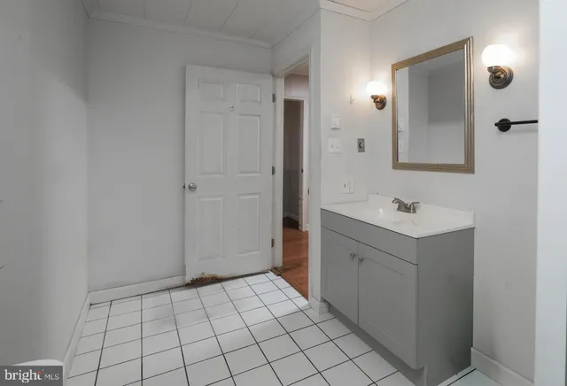 a view of an empty room and window