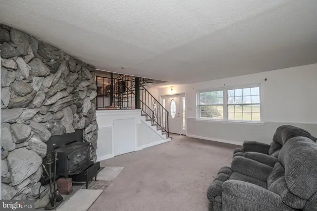 $495,000 | 5091 Fairview Drive, Berkeley Springs, WV 25411