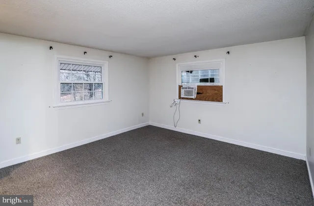 $495,000 | 5091 Fairview Drive, Berkeley Springs, WV 25411