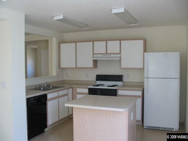 9584 Autumn Leaf Way Reno, NV 89506 - Photo 4 of 9 Photo 4