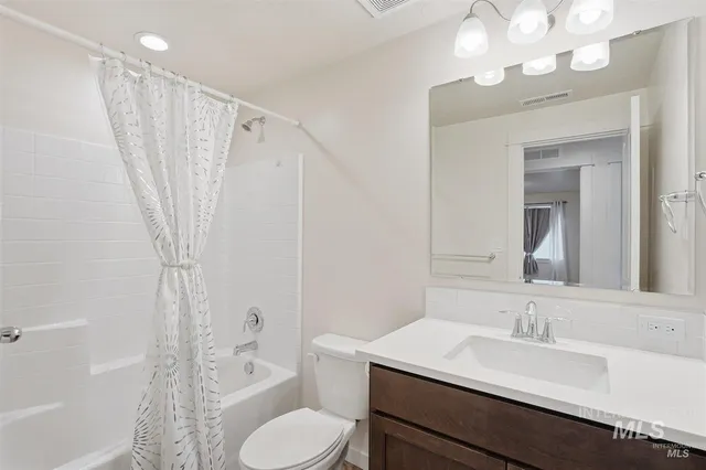 $2,300 | 449 West Winnipeg Street, Meridian, ID 83642