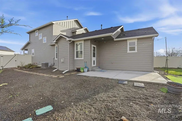 $2,300 | 449 West Winnipeg Street, Meridian, ID 83642