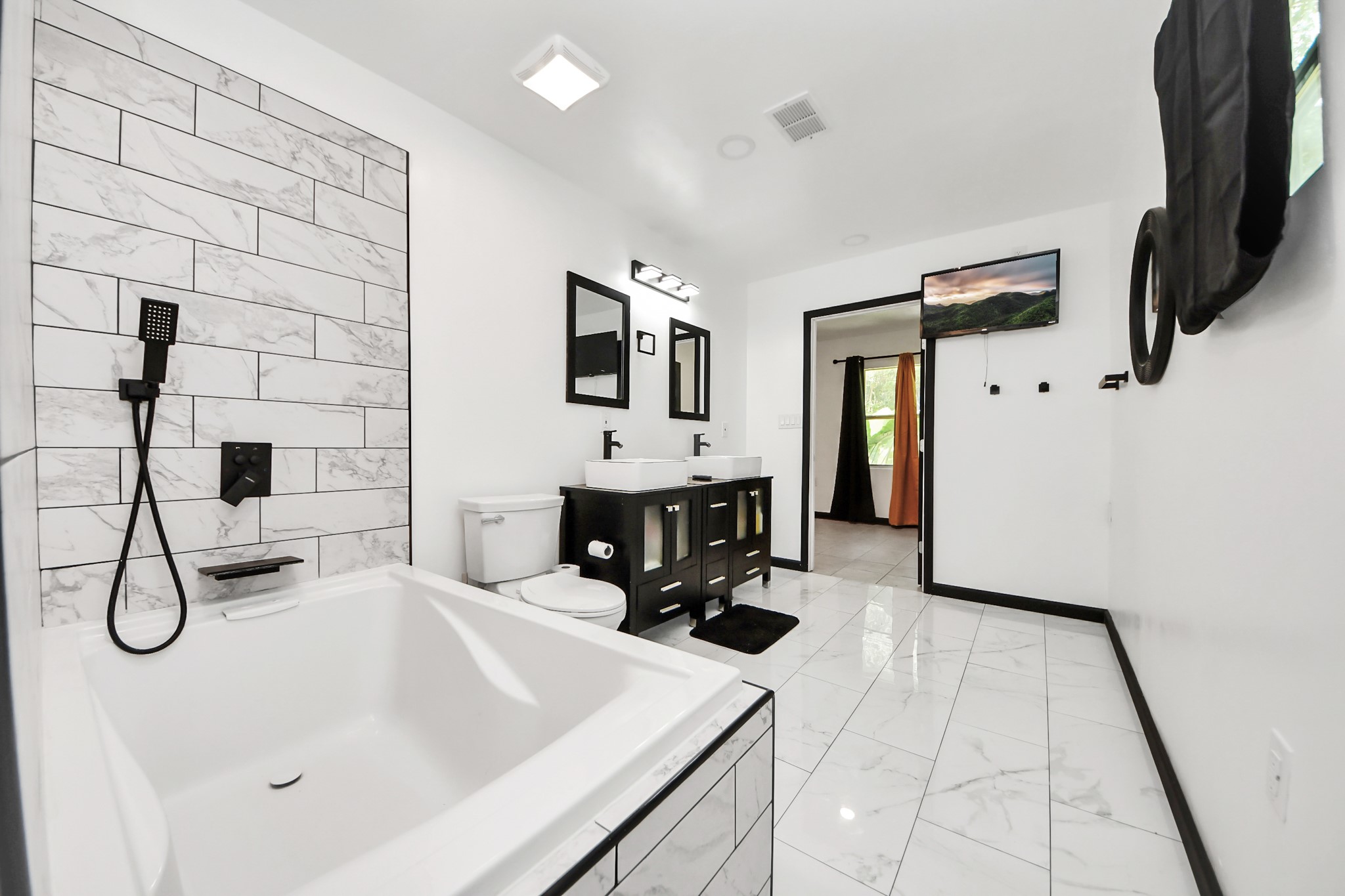 238 Waterfall Drive Huffman, TX 77336 - Photo 25 of 40 a bathroom with a sink