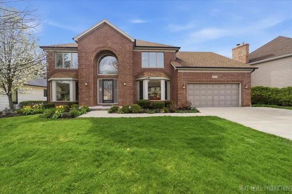 $1,000,000 | 1872 Jahns Drive, Wheaton, IL 60189