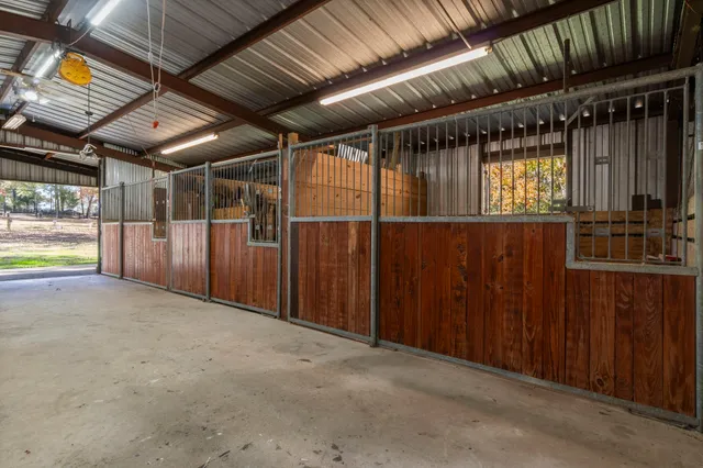 $625,000 | 22298 Farm To Market 149, Montgomery, TX 77356