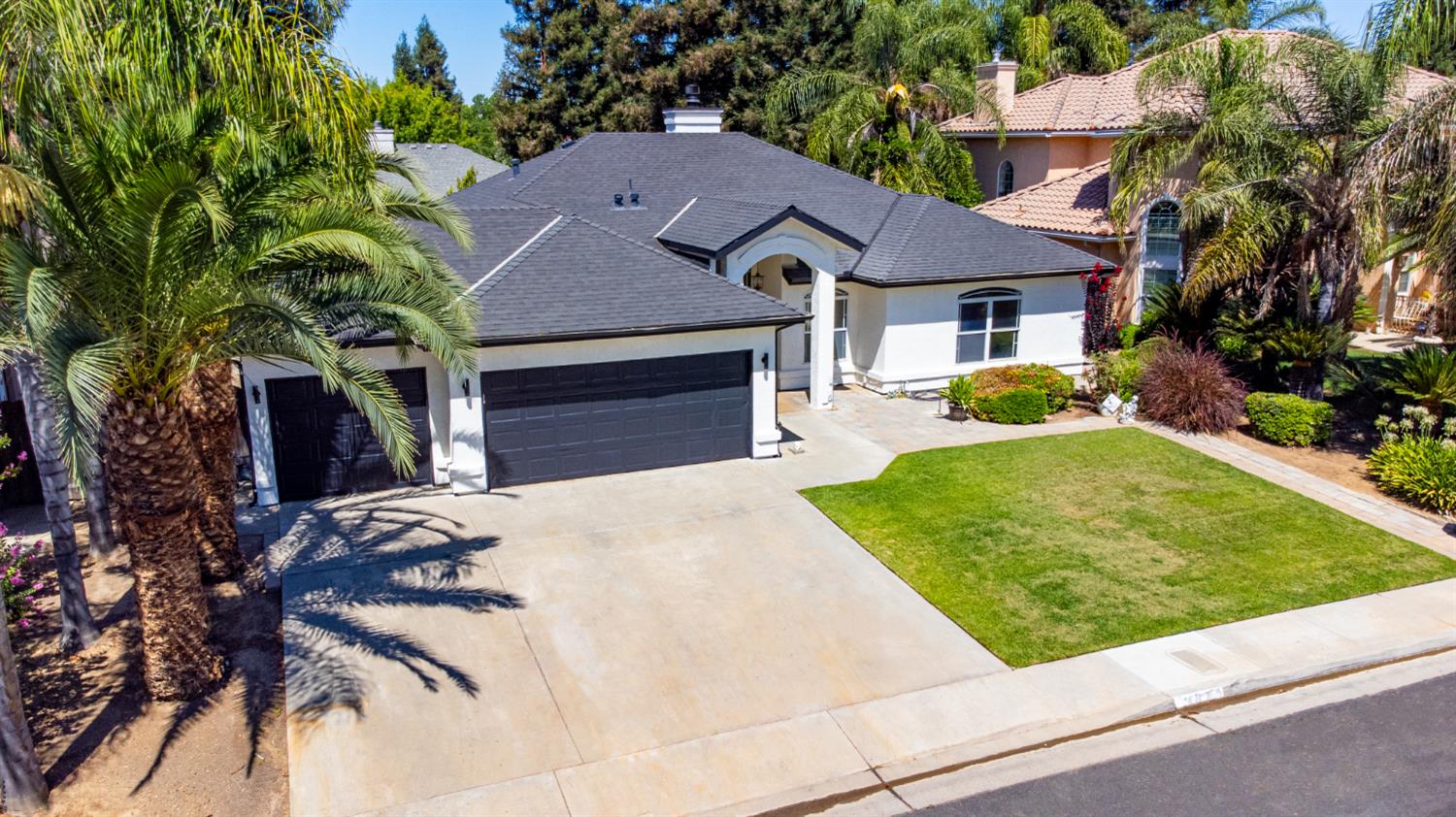 467 South Maple Drive Reedley, CA 93654 - Photo 6 of 65