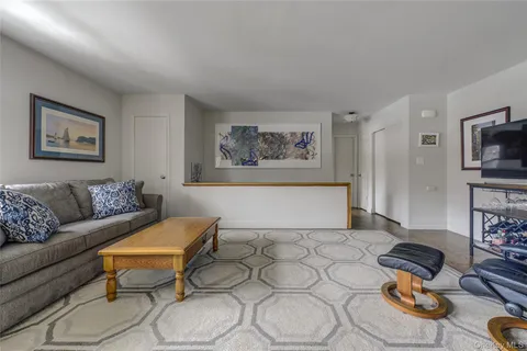 $2,800 | 1 Anchorage Lane, Unit 2B, Oyster Bay, NY 11771